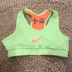 Brand New Nike Girls Medium Neon Sports Bra
